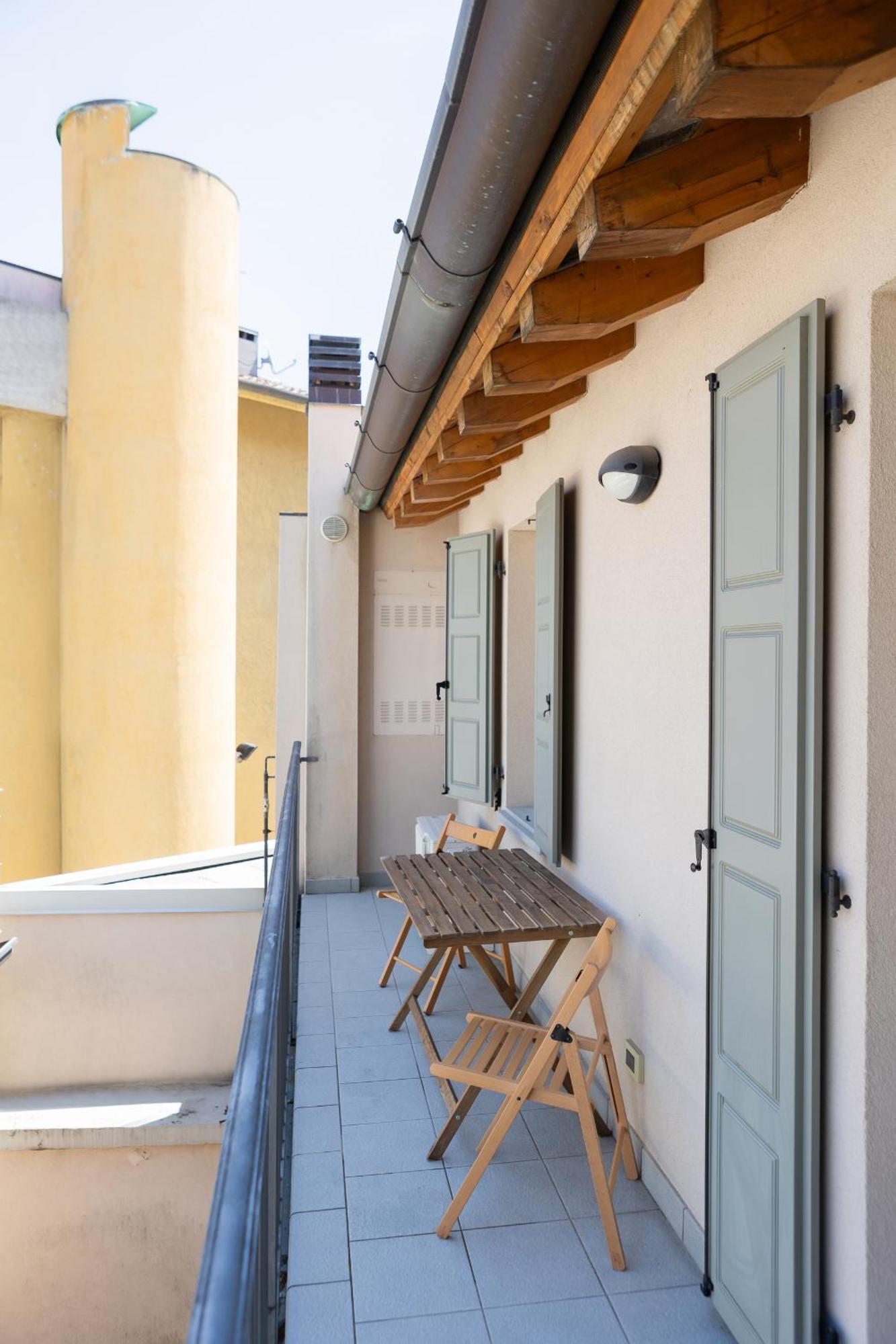 Private Parking, Two Bedrooms & Two Bathrooms - Elegant Apartment In Old Town Udine Exterior foto